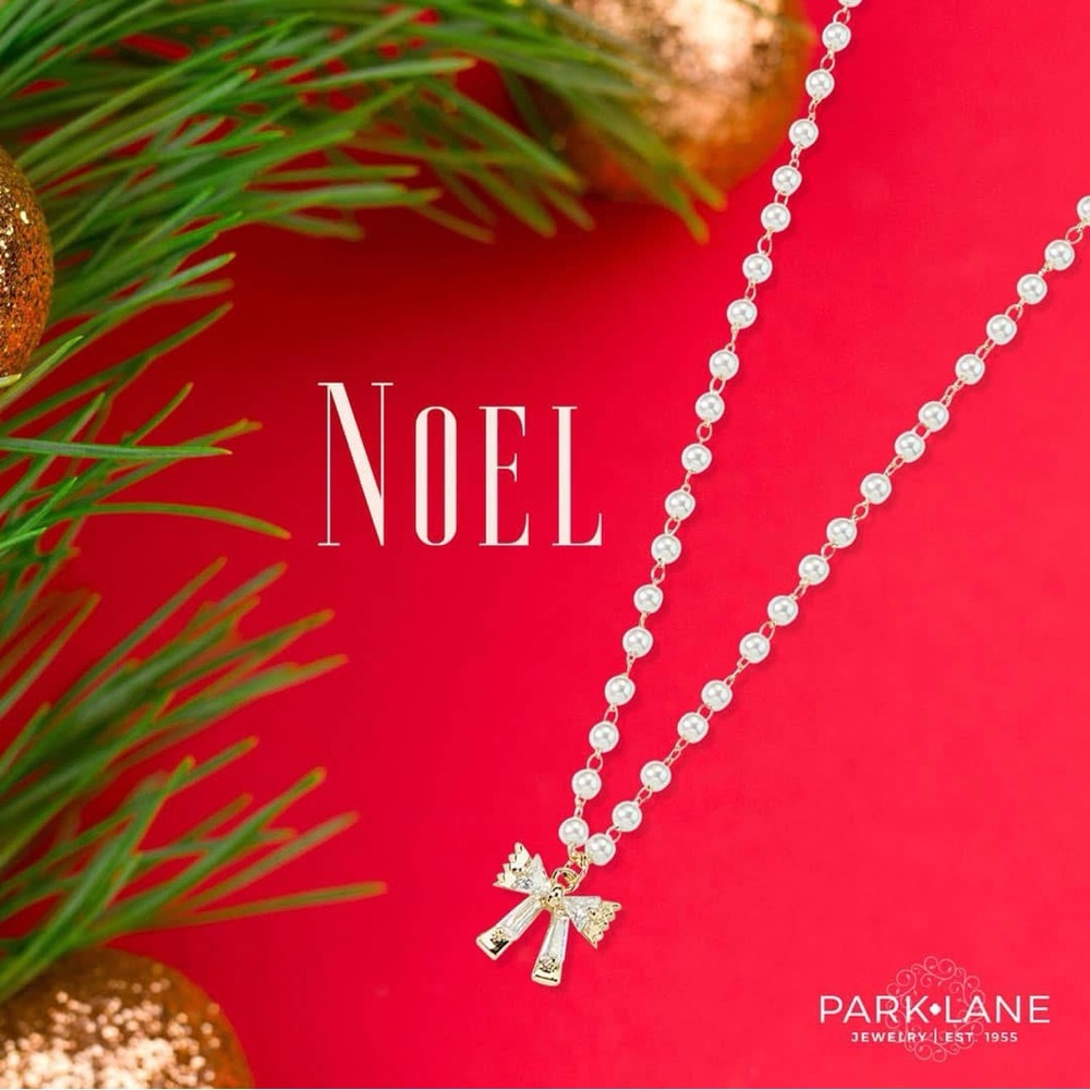Park Lane Noel Necklace -  Festive Gold Bow Necklace